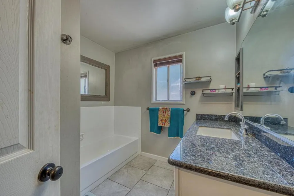 665 Paradise Road #B Salinas, CA 93907