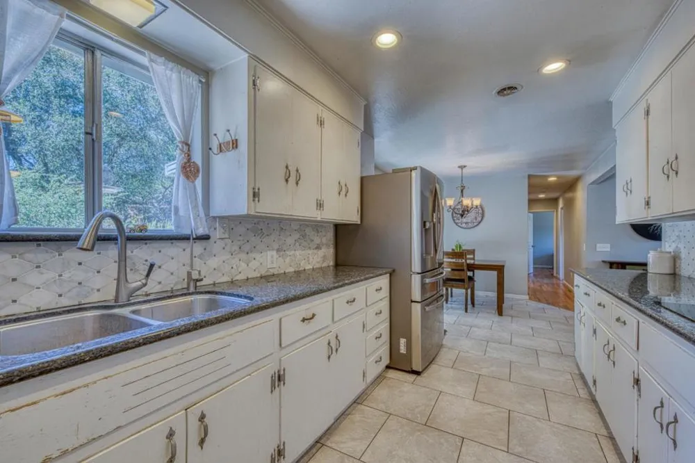 665 Paradise Road #B Salinas, CA 93907