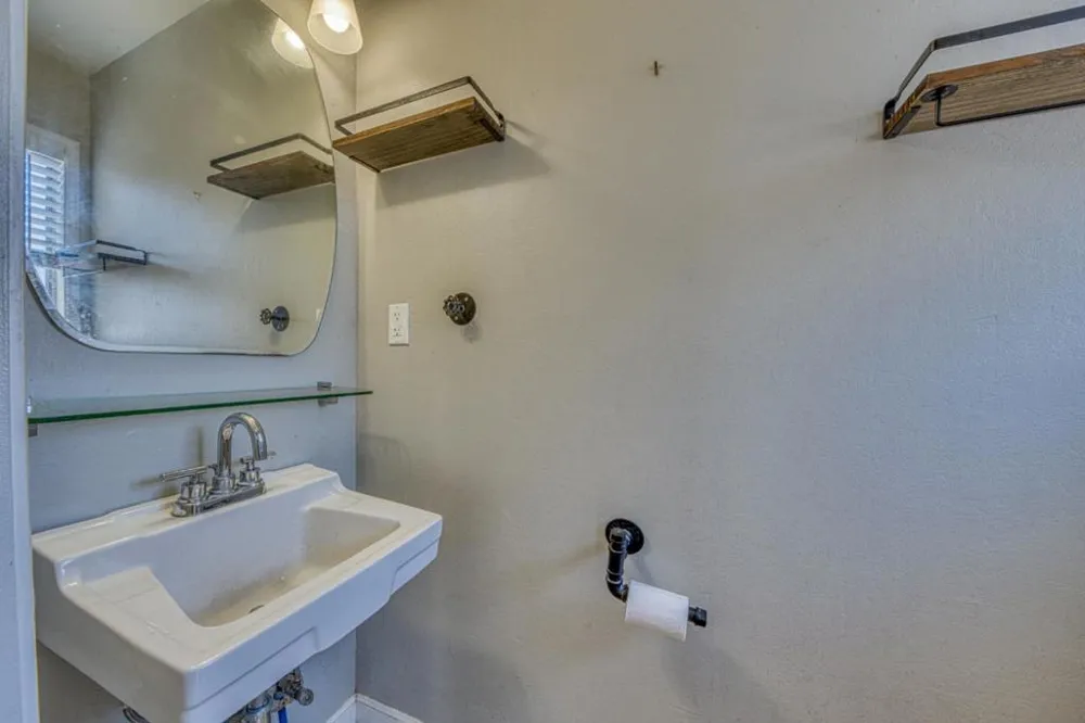 665 Paradise Road #B Salinas, CA 93907