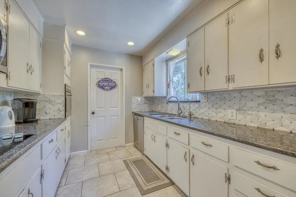 665 Paradise Road #B Salinas, CA 93907