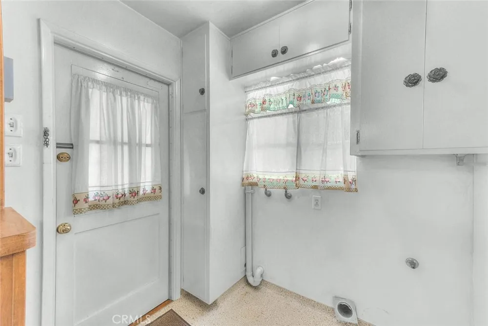 11161 Basye El Monte, CA 91731