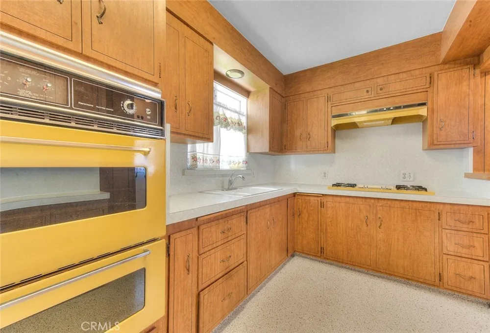 11161 Basye El Monte, CA 91731