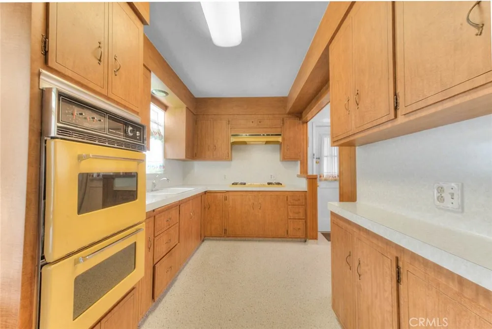 11161 Basye El Monte, CA 91731