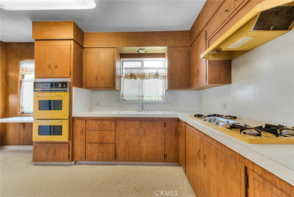 11161 Basye El Monte, CA 91731