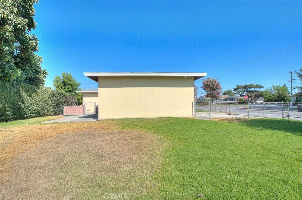 11161 Basye El Monte, CA 91731