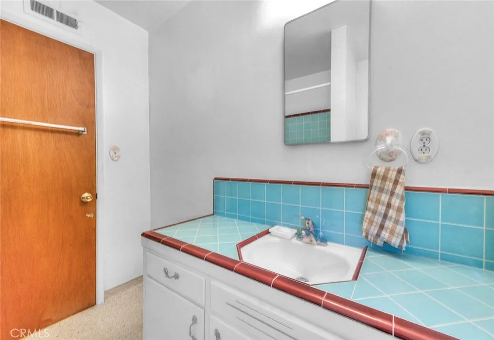 11161 Basye El Monte, CA 91731