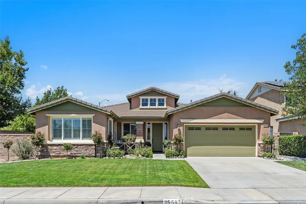 35597 Hawkeye Murrieta, CA 92563