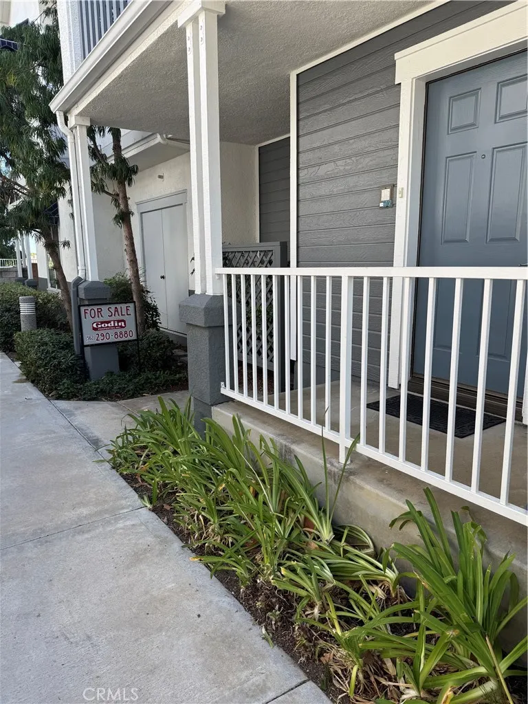 30 Carlsbad Lane Aliso Viejo, CA 92656