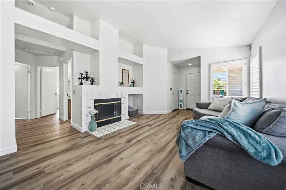 6631 Sasparilla Dr Simi Valley, CA 93063