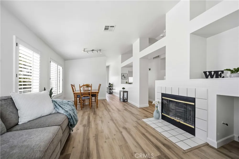 6631 Sasparilla Dr Simi Valley, CA 93063