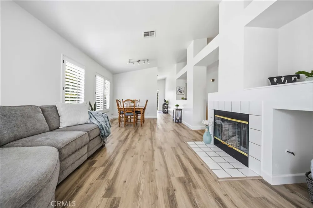 6631 Sasparilla Dr Simi Valley, CA 93063