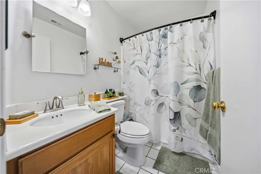 6631 Sasparilla Dr Simi Valley, CA 93063