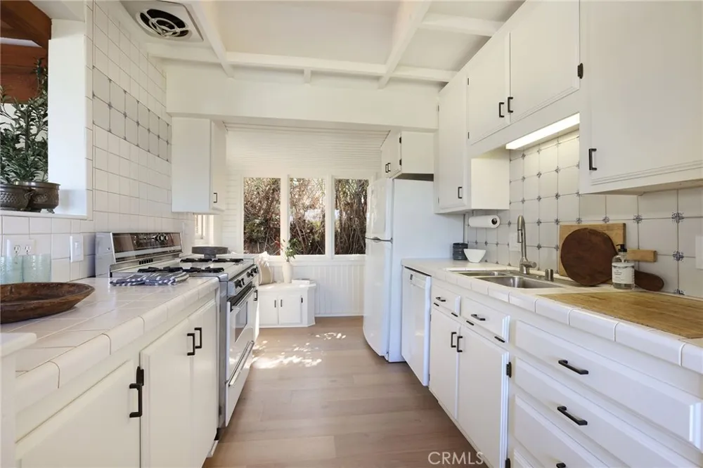 769 Manzanita Drive Laguna Beach, CA 92651