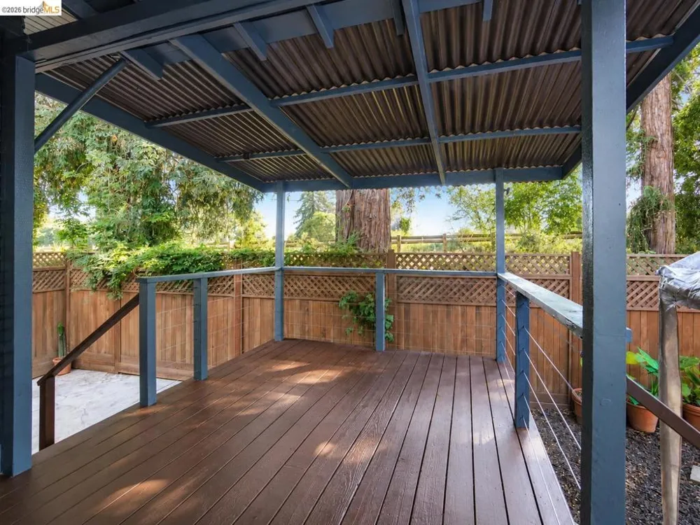 3221 Delaware St Oakland, CA 94602