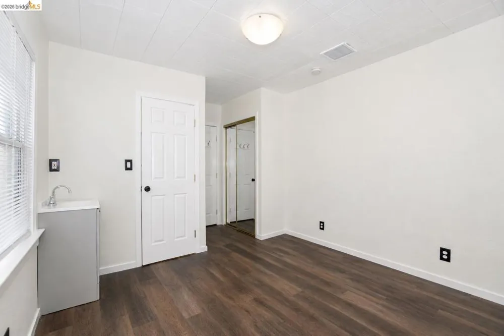 3221 Delaware St Oakland, CA 94602