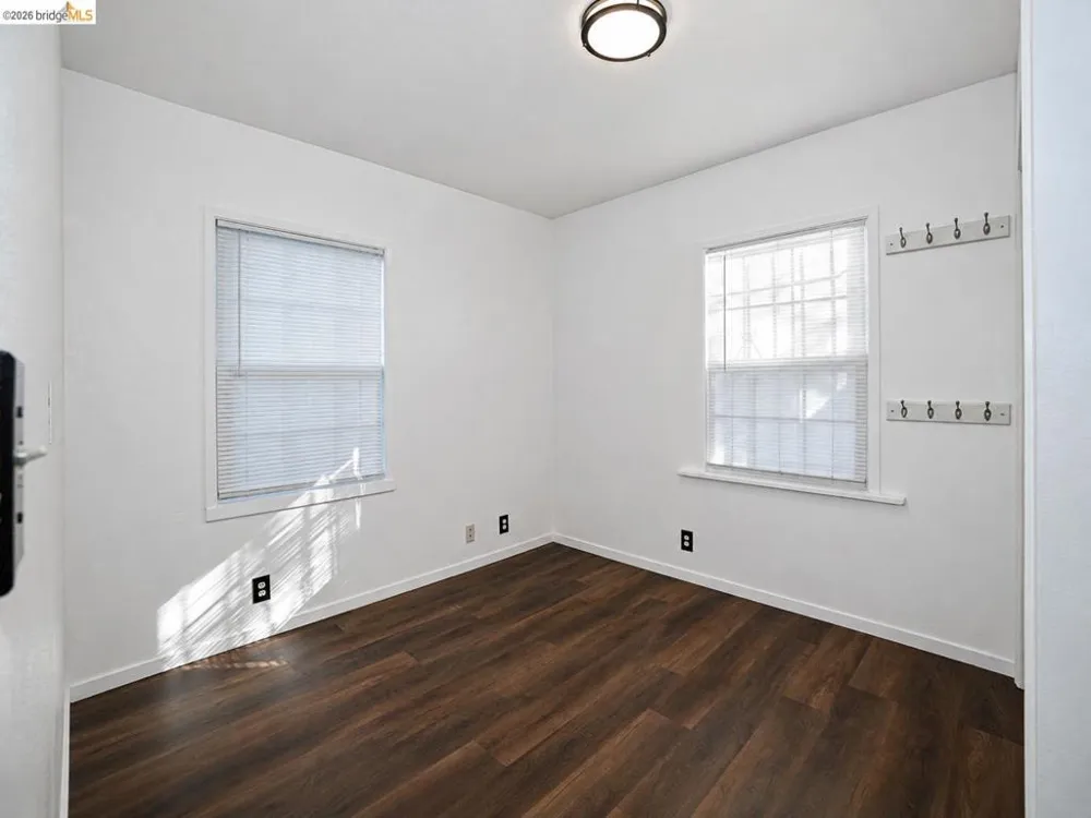 3221 Delaware St Oakland, CA 94602