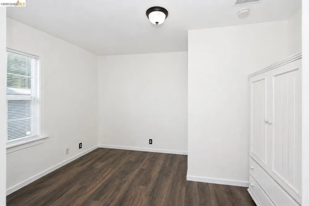 3221 Delaware St Oakland, CA 94602