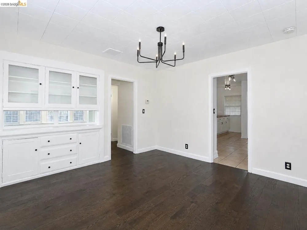 3221 Delaware St Oakland, CA 94602