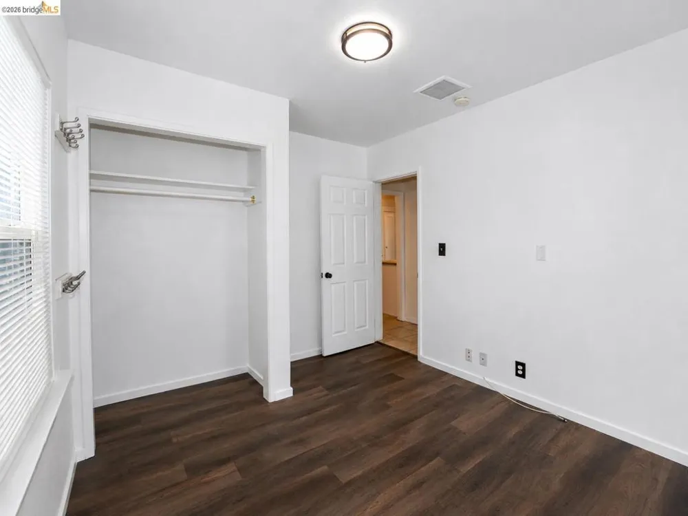 3221 Delaware St Oakland, CA 94602