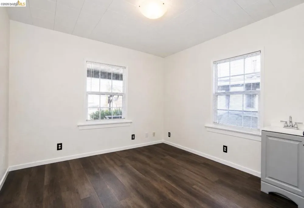 3221 Delaware St Oakland, CA 94602