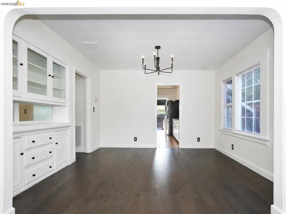 3221 Delaware St Oakland, CA 94602
