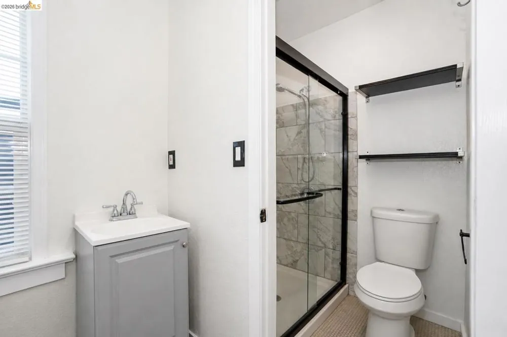 3221 Delaware St Oakland, CA 94602