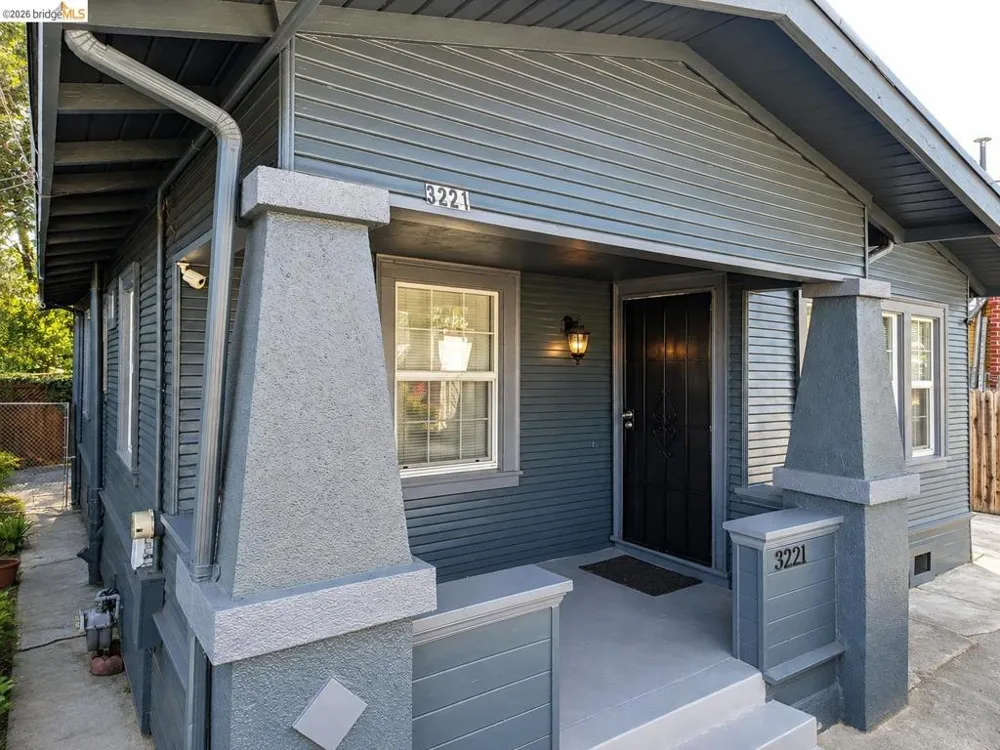 3221 Delaware St Oakland, CA 94602