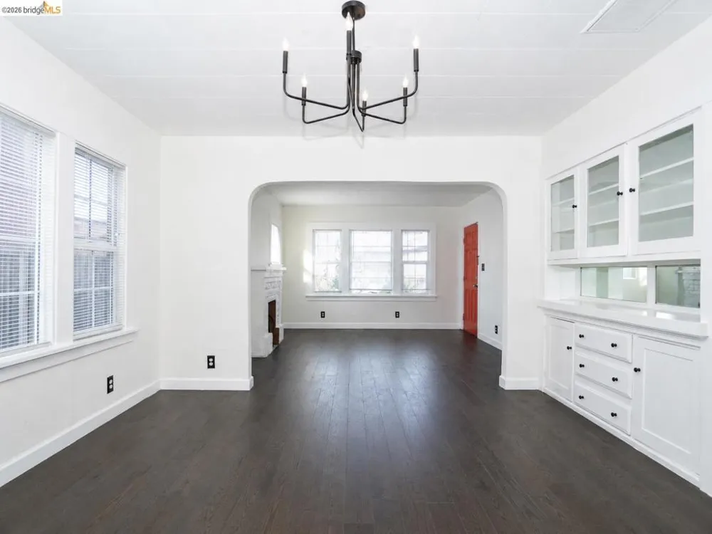3221 Delaware St Oakland, CA 94602