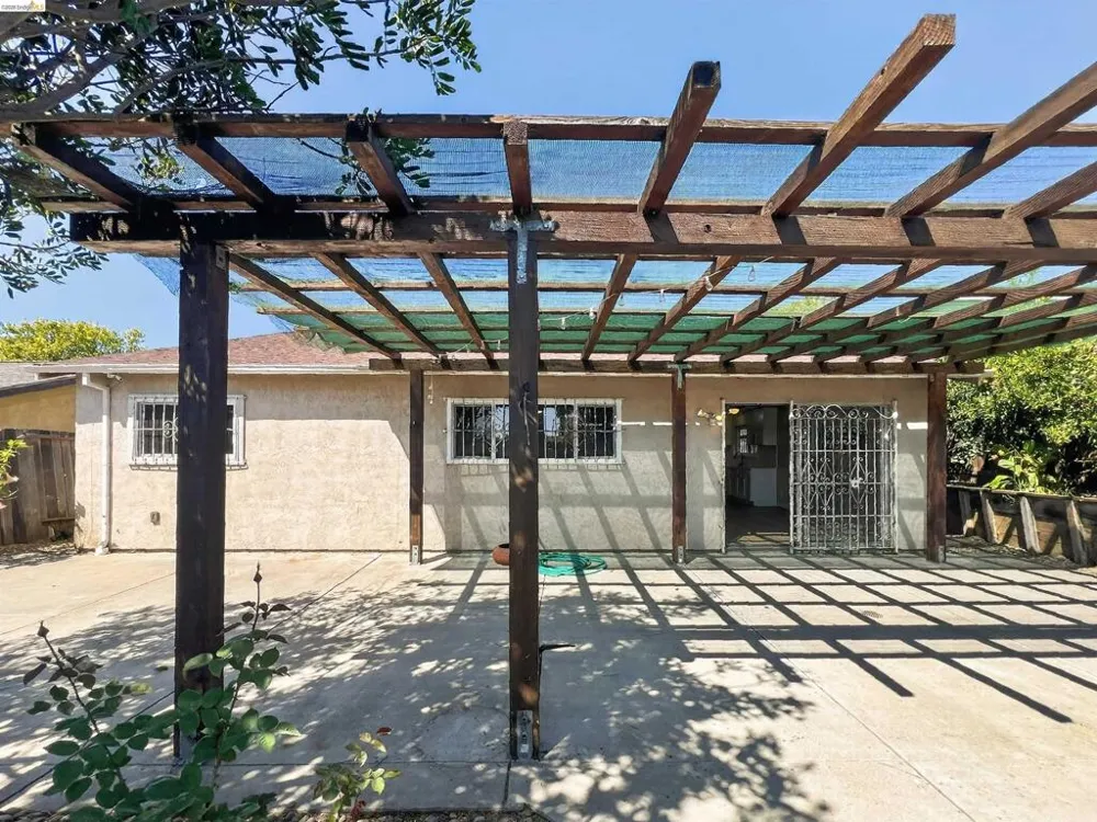 909 Mini Dr Vallejo, CA 94589