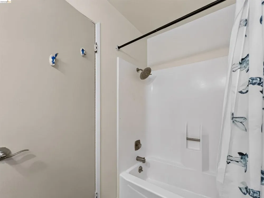 909 Mini Dr Vallejo, CA 94589