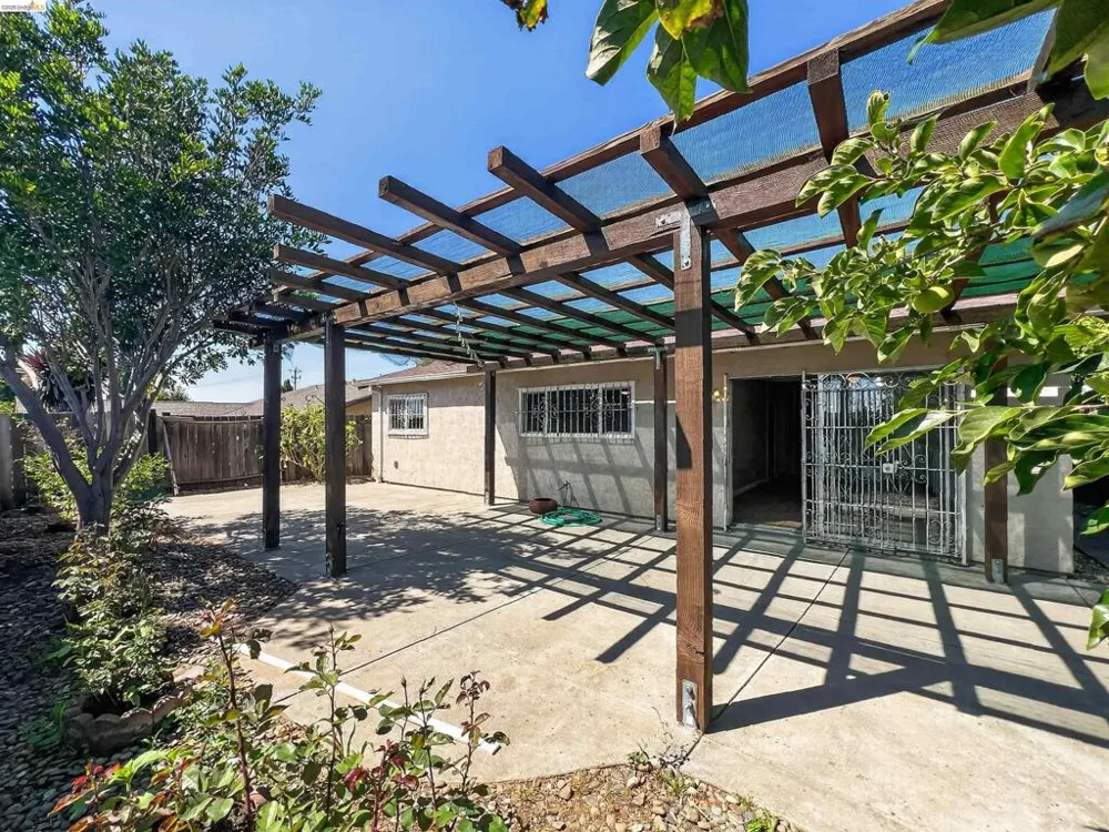 909 Mini Dr Vallejo, CA 94589