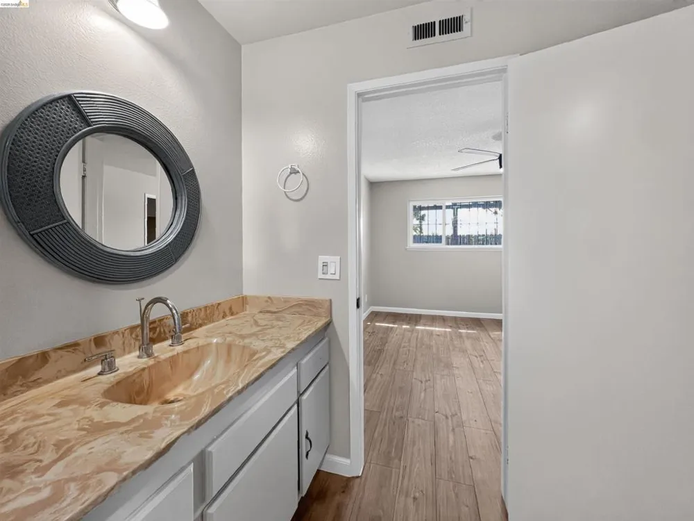 909 Mini Dr Vallejo, CA 94589