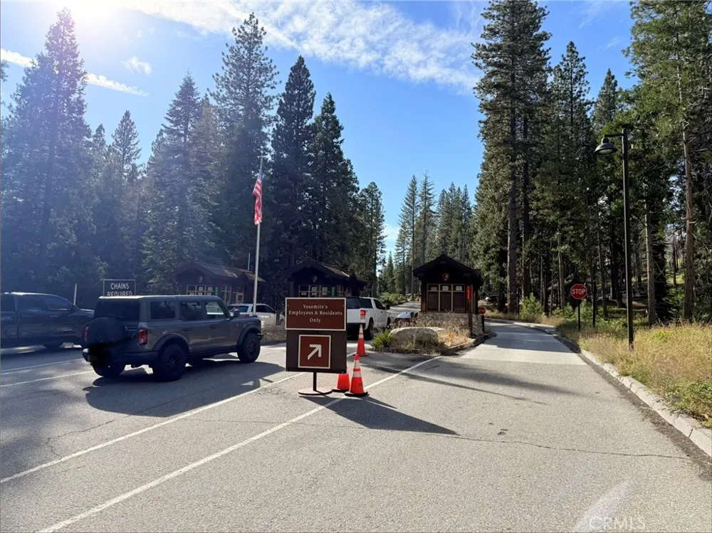 8 Hwy 41 Fish Camp, CA 93623