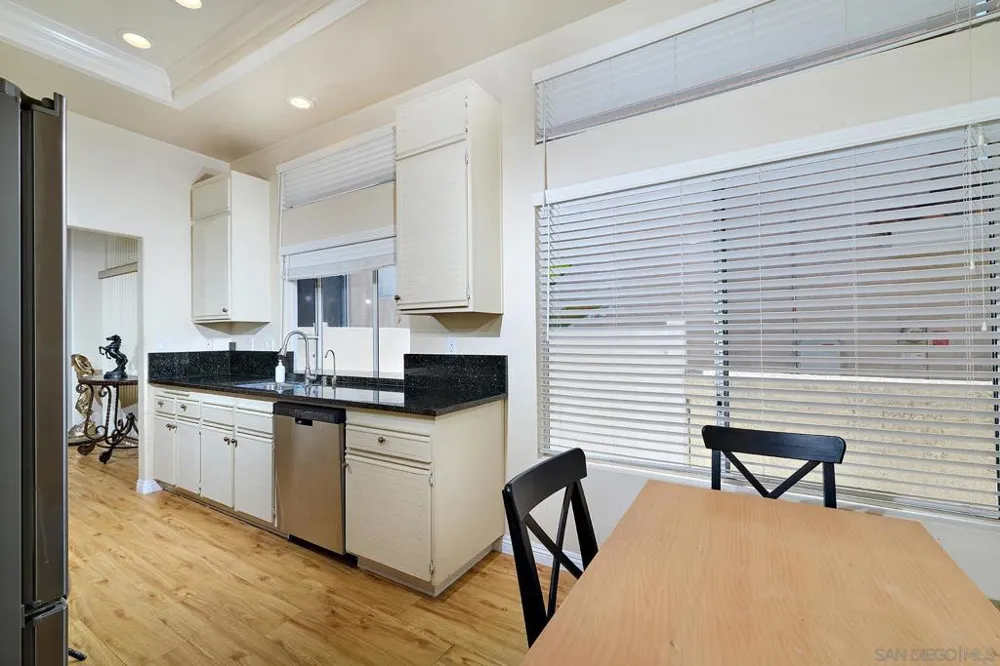 1077 Cordoba Vista, CA 92081