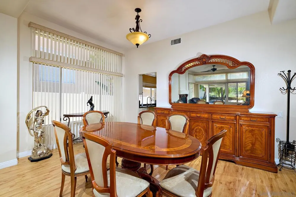 1077 Cordoba Vista, CA 92081
