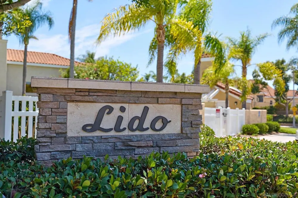 1077 Cordoba Vista, CA 92081