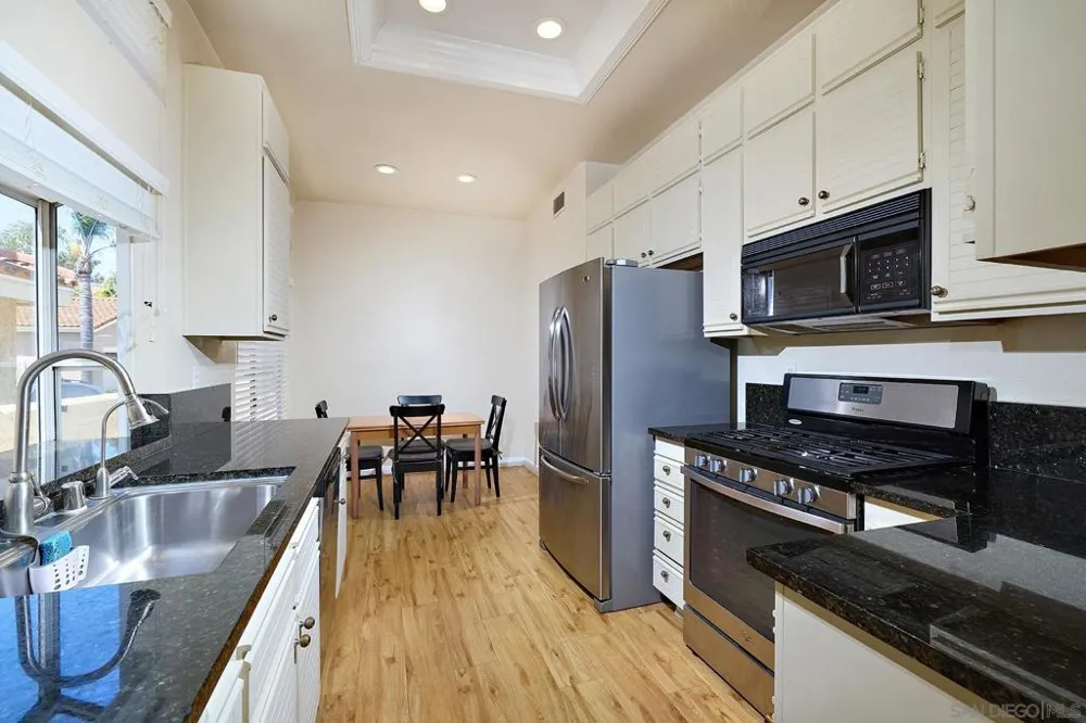 1077 Cordoba Vista, CA 92081