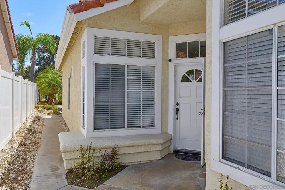 1077 Cordoba Vista, CA 92081