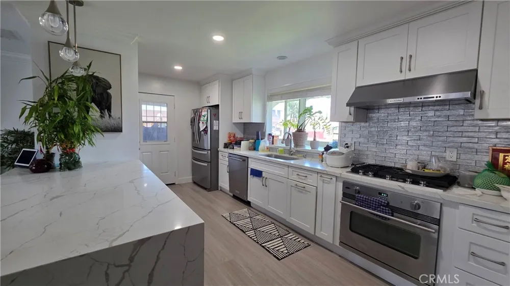 7100 El Rey Buena Park, CA 90620