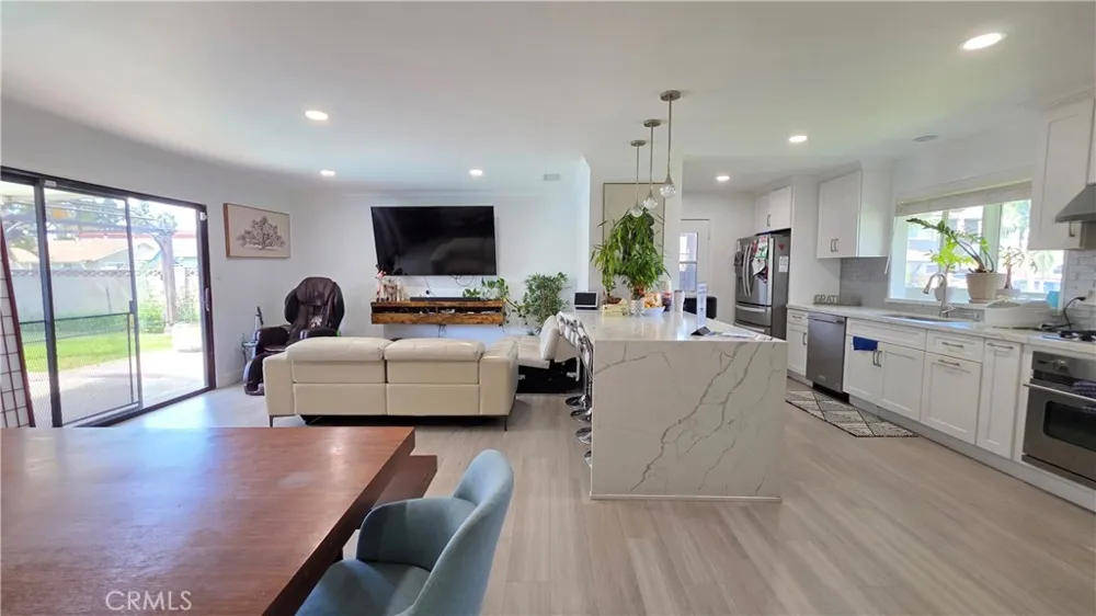 7100 El Rey Buena Park, CA 90620