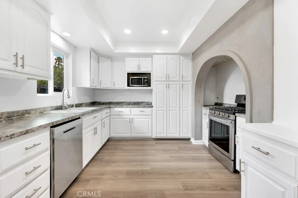 20540 Keswick Winnetka, CA 91306