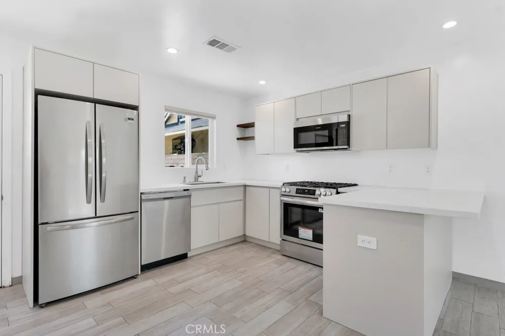 20540 Keswick Winnetka, CA 91306