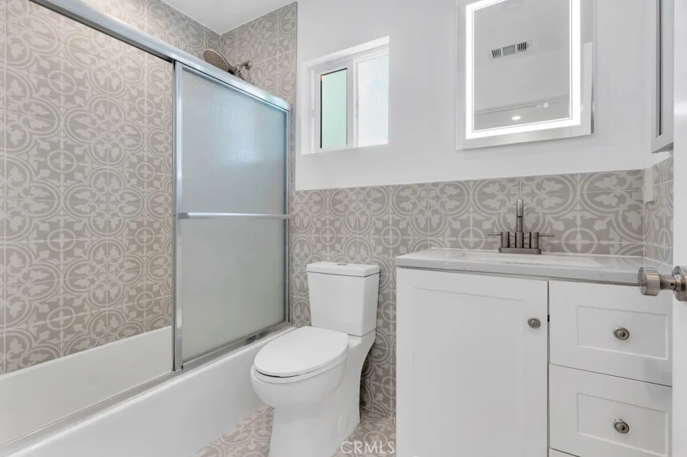20540 Keswick Winnetka, CA 91306