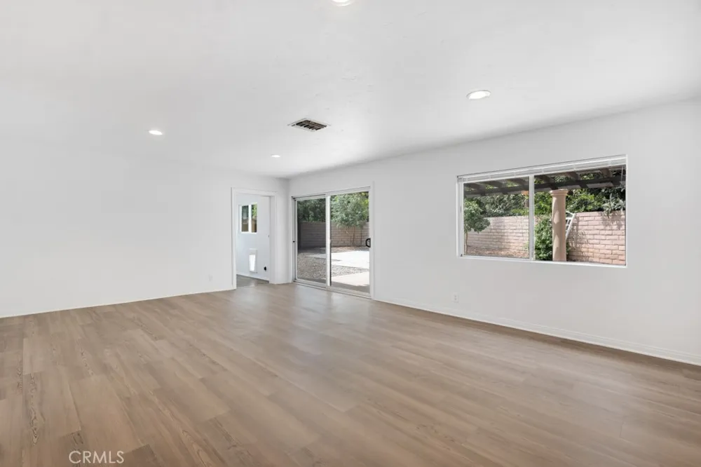 20540 Keswick Winnetka, CA 91306