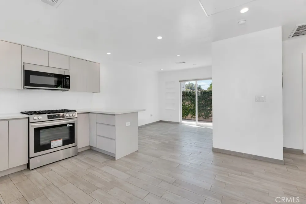 20540 Keswick Winnetka, CA 91306