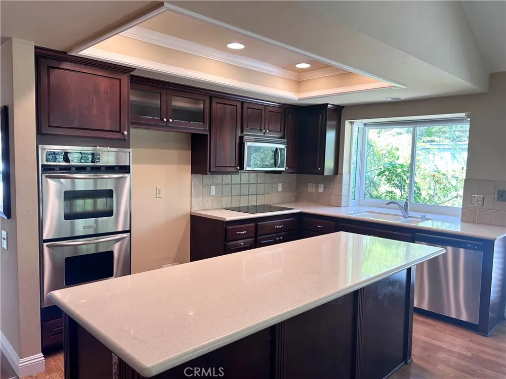 9 Hillgrass Irvine, CA 92603