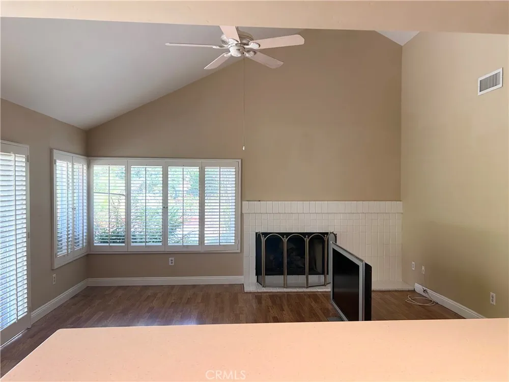 9 Hillgrass Irvine, CA 92603