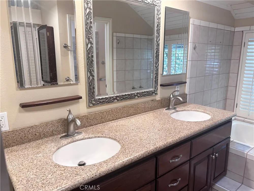 9 Hillgrass Irvine, CA 92603