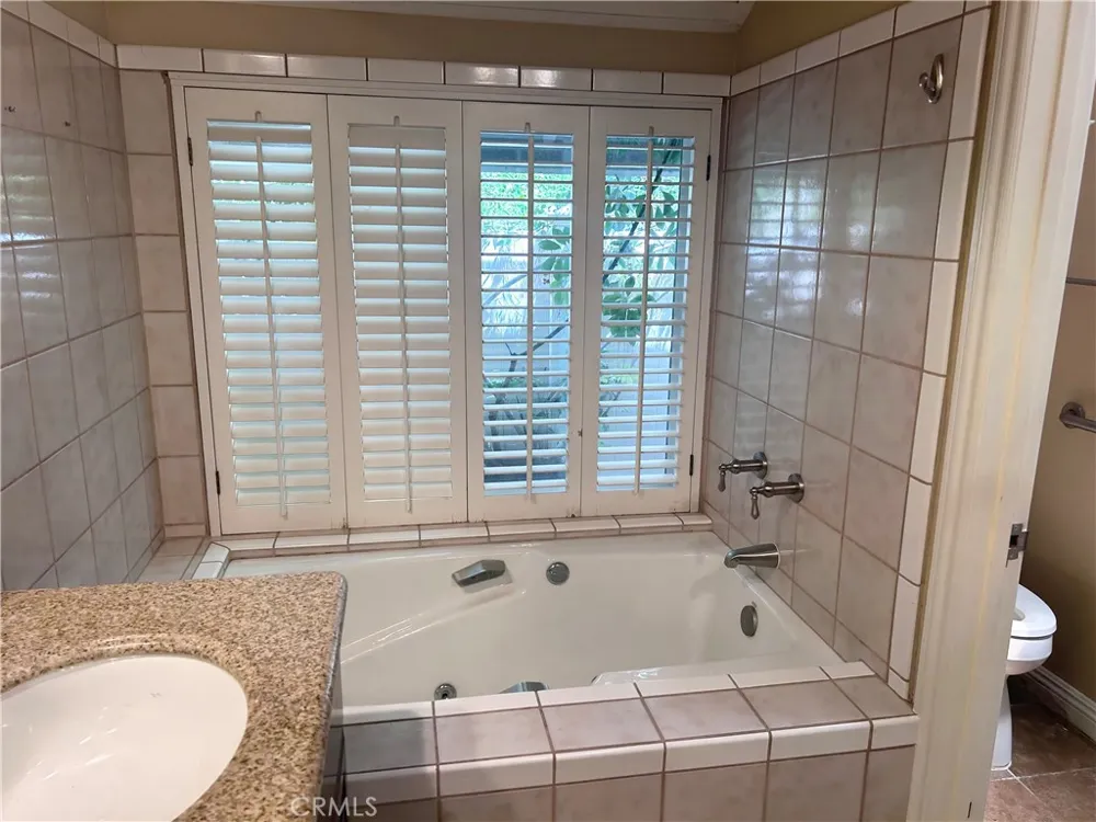 9 Hillgrass Irvine, CA 92603
