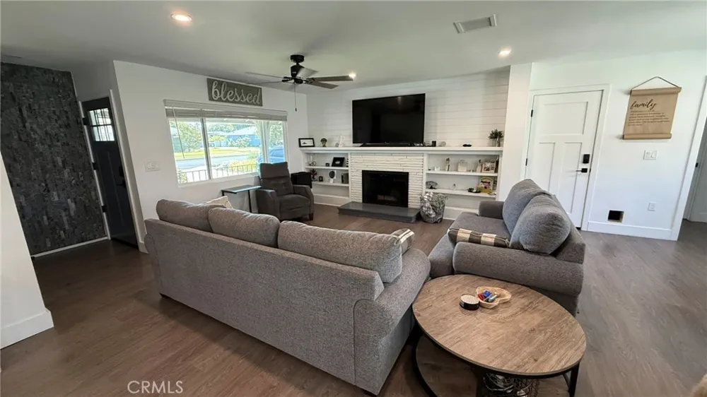 205 Heathdale Covina, CA 91722